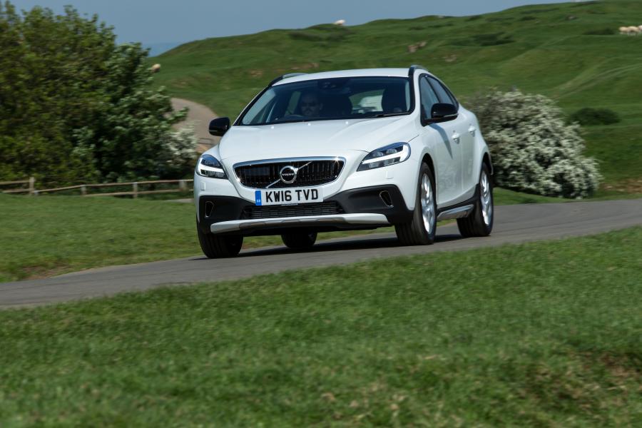  Volvo V40 D4 Cross Country 2016 года  (UK) (фото 19 из 30)